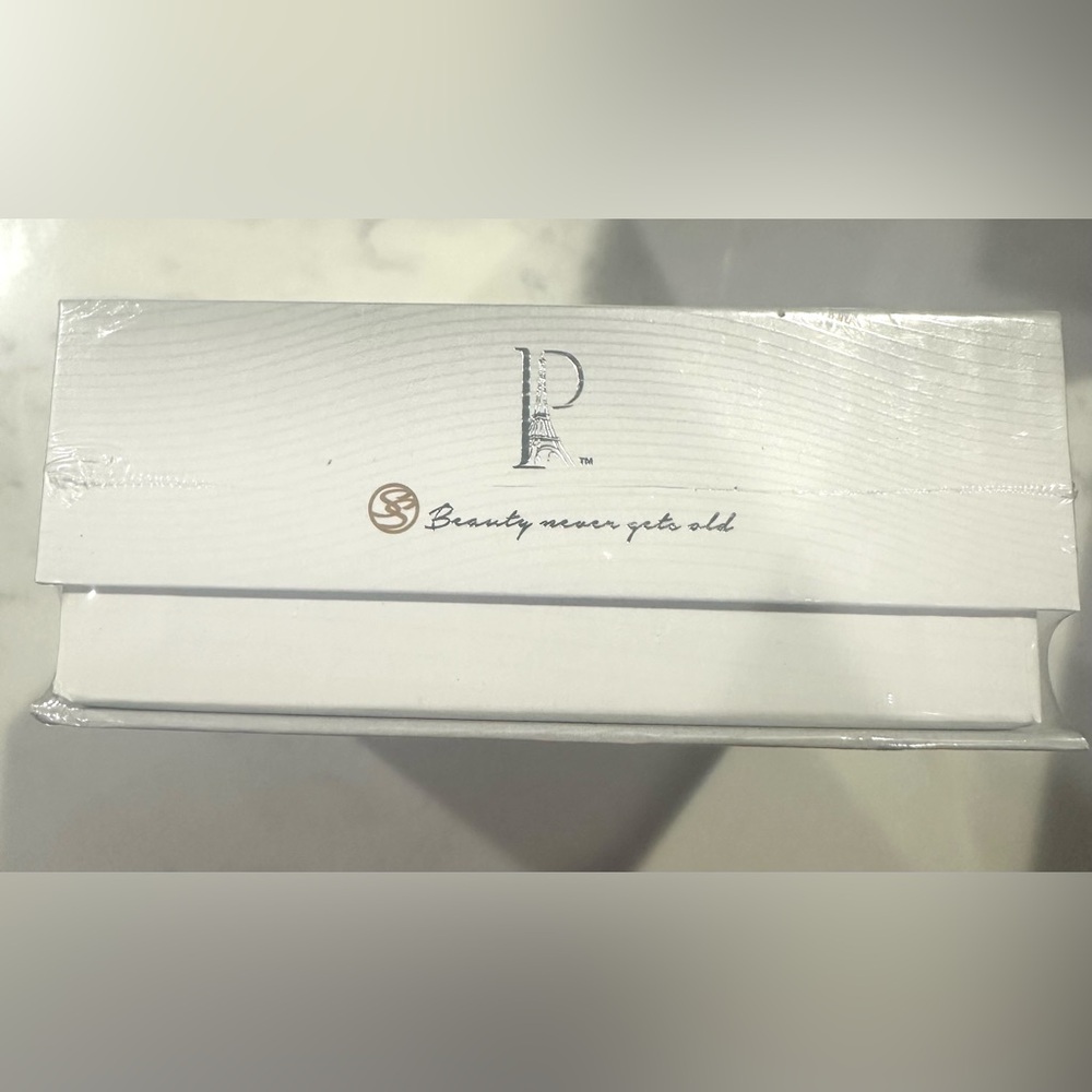 PREDIRE PARIS Daily & Nightly Luxury Moisturizing Set. - Picture 5 of 10